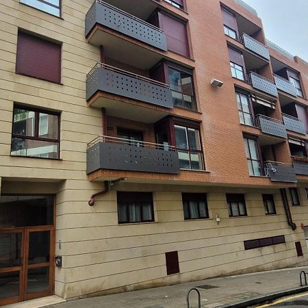 Cozy Yellow Home In Getxo ภายนอก รูปภาพ