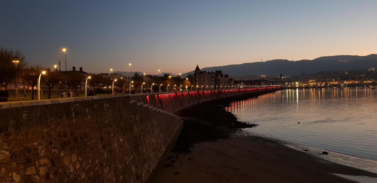 Cozy Yellow Home In Getxo ภายนอก รูปภาพ